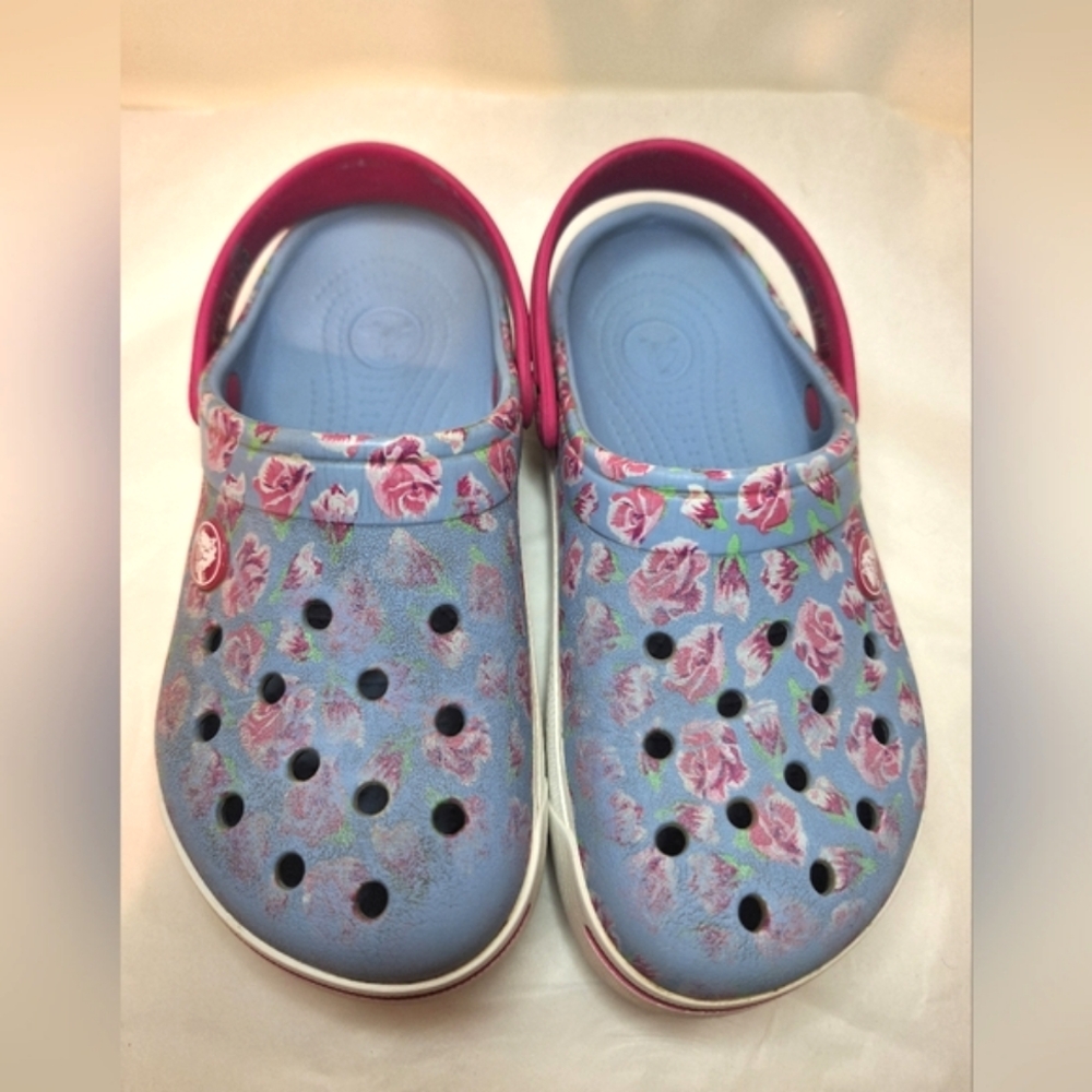 Crocs girls youth classic mules size 12-13 Blue pink flowers